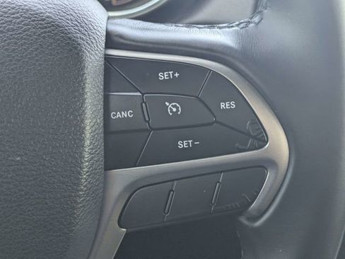 Used 2019 Jeep Grand Cherokee Laredo w/ Laredo X Package image 26