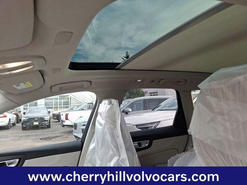 New 2026 Volvo XC60 T8 Ultra w/ Protection Package Premier image 10