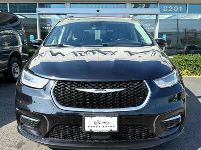 Used 2022 Chrysler Pacifica Touring-L