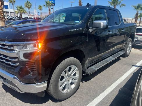Used 2023 Chevrolet Silverado 1500 LTZ AWD/4WD image 27