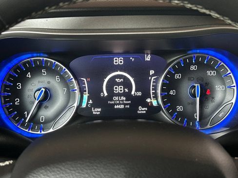 Used 2023 Chrysler Pacifica Touring-L FWD image 35