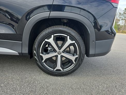 New 2026 Volkswagen Tiguan SE FWD image 30