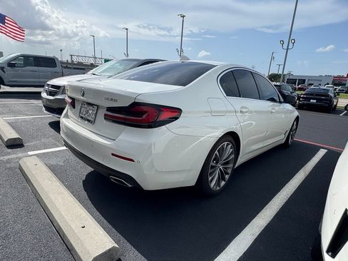 Used 2023 BMW 530i xDrive w/ Convenience Package AWD/4WD image 2