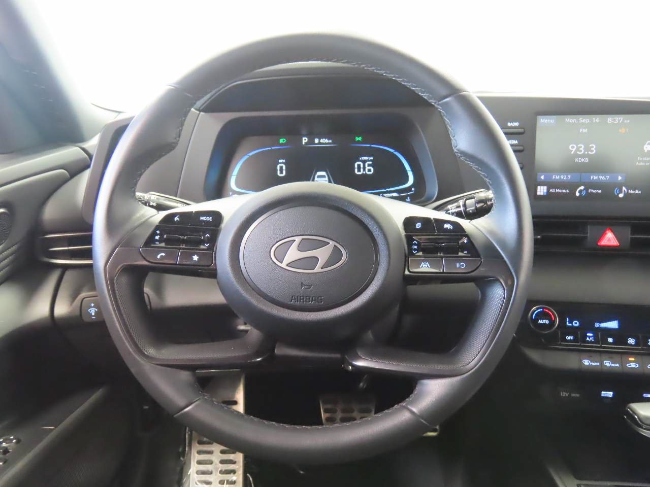 Used 2026 Hyundai Elantra Sport FWD image 9