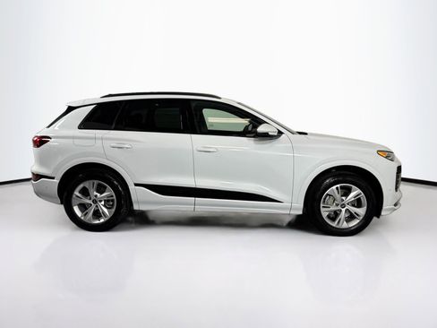 Used 2025 Audi Q6 e-tron Premium w/ Convenience Package image 4