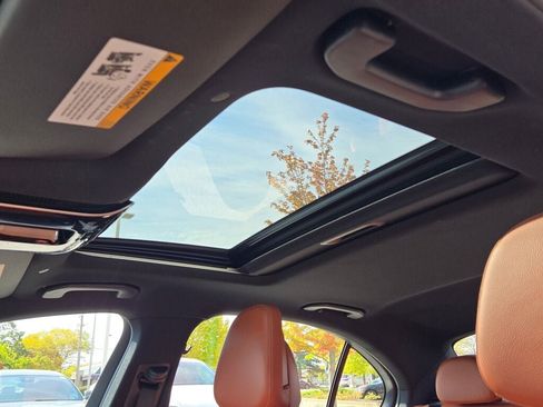 Used 2022 Mercedes-Benz C 300 4MATIC Sedan image 22