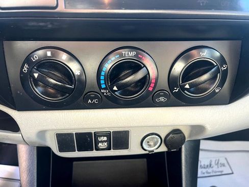 Used 2015 Toyota Tacoma 2WD Access Cab image 15