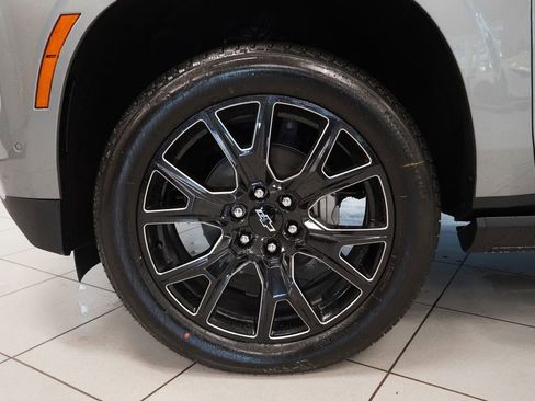 New 2026 Chevrolet Suburban High Country AWD/4WD image 18