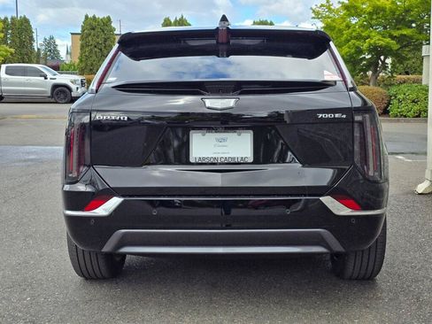 New 2026 Cadillac Optiq Luxury 2 AWD/4WD image 6