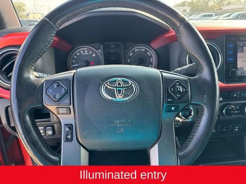 Used 2017 Toyota Tacoma TRD Off-Road image 25