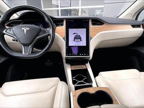 Used 2018 Tesla Model X 75D image 15