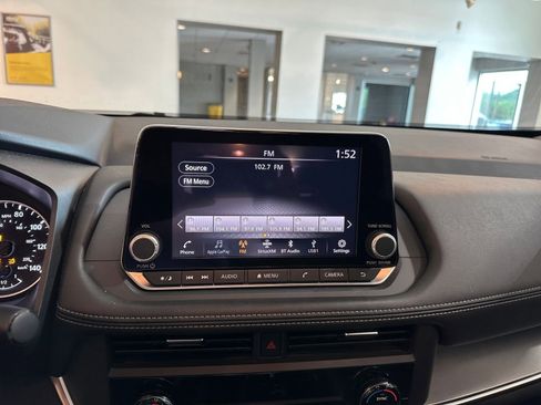 Used 2025 Nissan Rogue SV FWD image 20