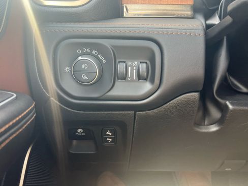 Used 2023 RAM 1500 Limited AWD/4WD image 16