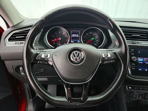 Used 2019 Volkswagen Tiguan SE FWD image 14