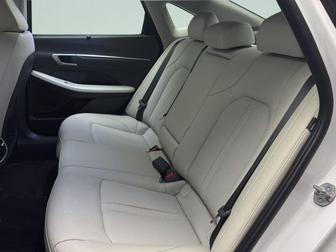 Certified 2025 Hyundai Sonata Limited FWD image 14