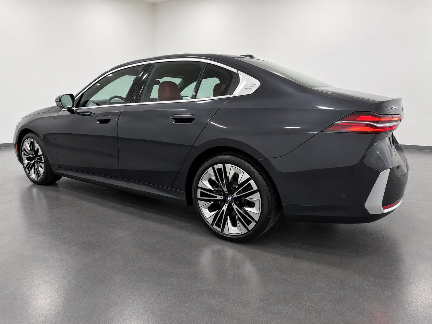 Used 2026 BMW 540i xDrive AWD/4WD image 6
