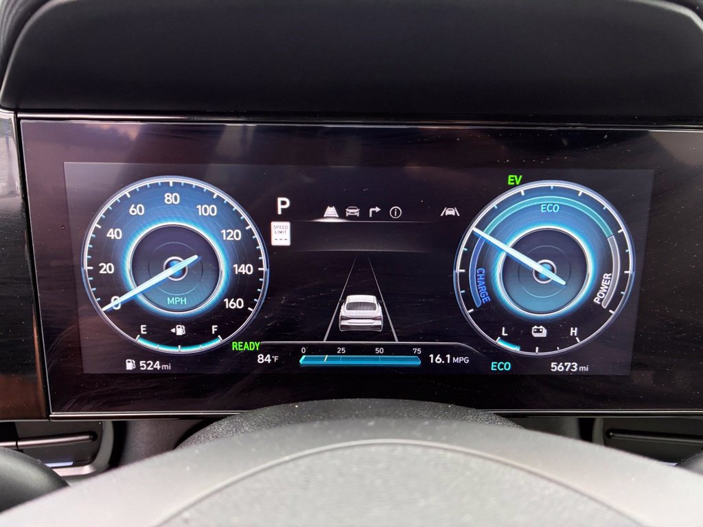 Certified 2025 Hyundai Elantra Limited FWD image 32
