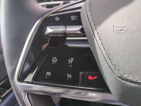 Used 2026 Cadillac Vistiq Premium Luxury image 26