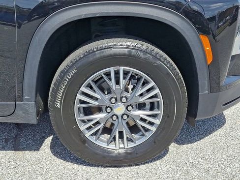 Certified 2025 Chevrolet Traverse LT FWD image 8