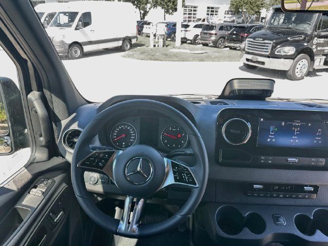 Certified 2025 Mercedes-Benz Sprinter 2500 image 21