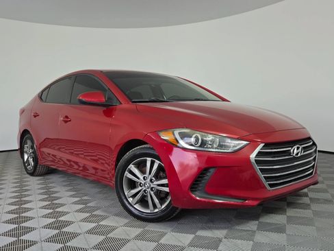 Used 2017 Hyundai Elantra SE FWD image 1