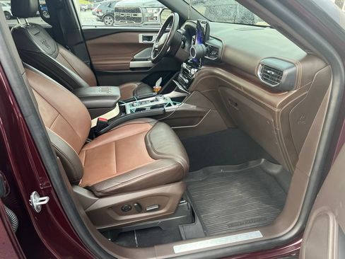Used 2022 Ford Explorer King Ranch w/ Class IV Trailer Tow Package AWD/4WD image 6