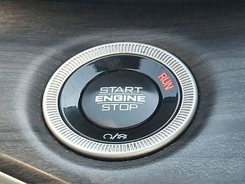 Used 2024 Jeep Grand Cherokee L Limited w/ Luxury Tech Group II image 25