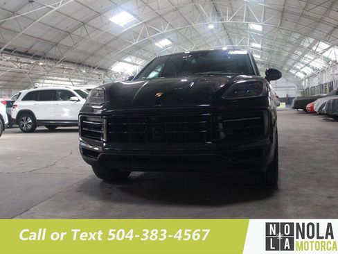 Used 2024 Porsche Cayenne Coupe image 4