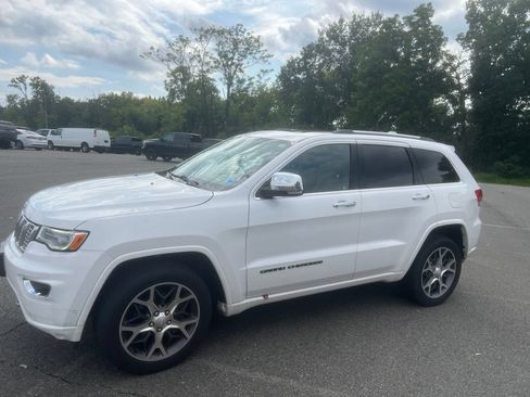 Used 2019 Jeep Grand Cherokee Overland AWD/4WD image 1