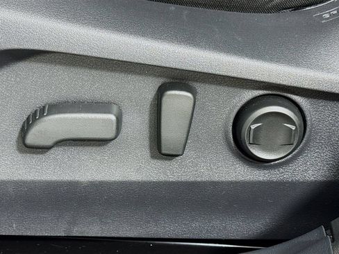 Used 2023 Subaru Outback Premium AWD/4WD image 18