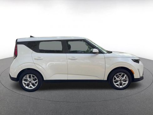 Used 2025 Kia Soul LX w/ LX Technology Package image 17