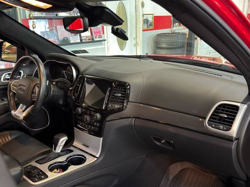 Used 2021 Jeep Grand Cherokee Trackhawk AWD/4WD image 19