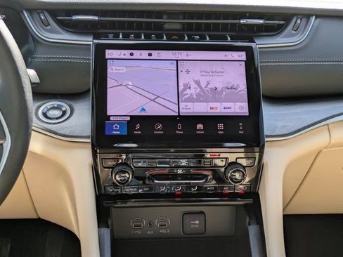 New 2025 Jeep Grand Cherokee L Limited image 16