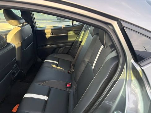 Used 2025 Toyota Camry SE FWD image 3