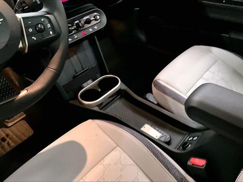 Certified 2025 MINI Cooper 2-Door Hardtop image 19