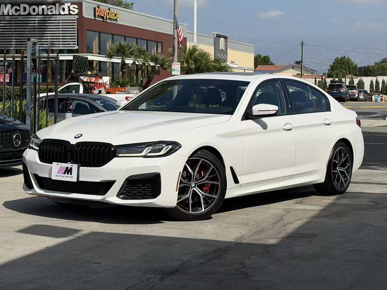 Used 2023 BMW 530i w/ M Sport Package RWD image 3