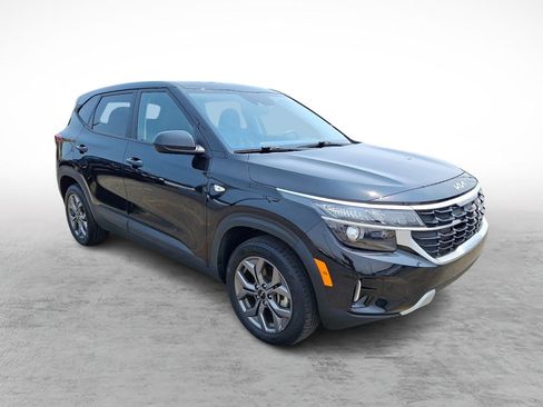Used 2024 Kia Seltos LX AWD/4WD image 7