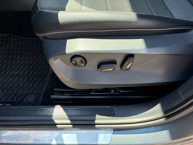 Used 2022 Volkswagen Taos SE AWD/4WD image 12