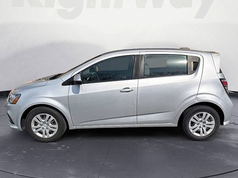 Used 2020 Chevrolet Sonic LT image 2