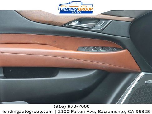 Used 2019 Cadillac Escalade Premium Luxury image 21