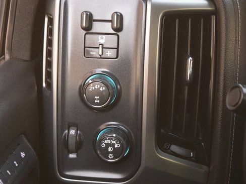 Used 2019 Chevrolet Silverado 2500 LTZ w/ Duramax Plus Package image 29