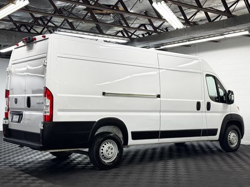 Used 2025 RAM ProMaster 3500 w/ Convenience Group FWD image 2