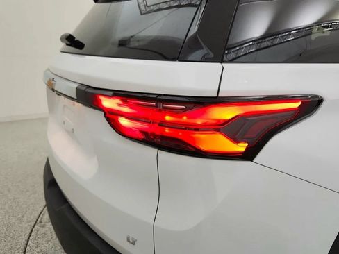 Used 2023 Chevrolet Traverse LT FWD image 36