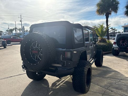 Used 2016 Jeep Wrangler Unlimited Rubicon image 6