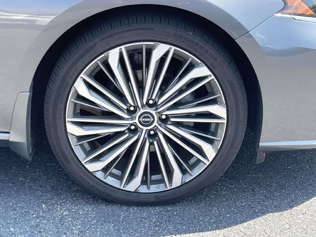 Used 2023 Nissan Altima 2.5 SL FWD image 10