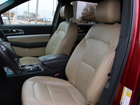 Used 2016 Ford Explorer XLT w/ Equipment Group 202A image 27