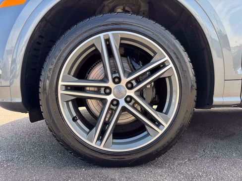 Used 2018 Audi SQ5 Premium Plus w/ Navigation Package AWD/4WD image 9