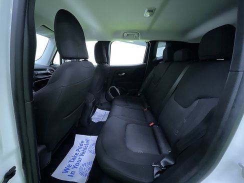 Used 2017 Jeep Renegade Latitude AWD/4WD image 27