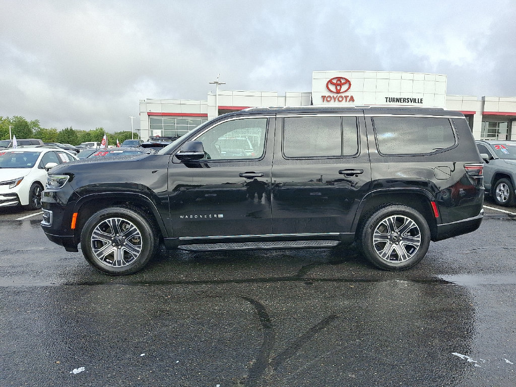 Used 2025 Jeep Wagoneer Series II w/ 8-Passenger Seating Package AWD/4WD image 7
