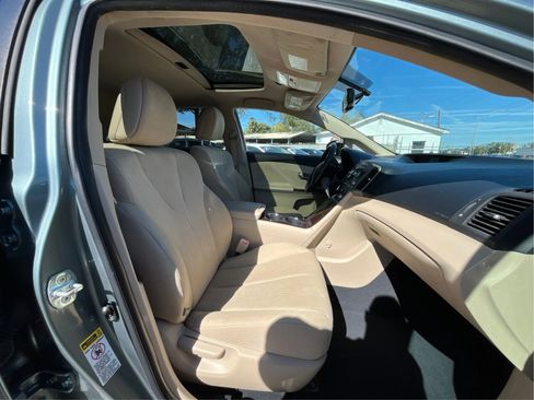 Used 2009 Toyota Venza Wagon 4D image 25